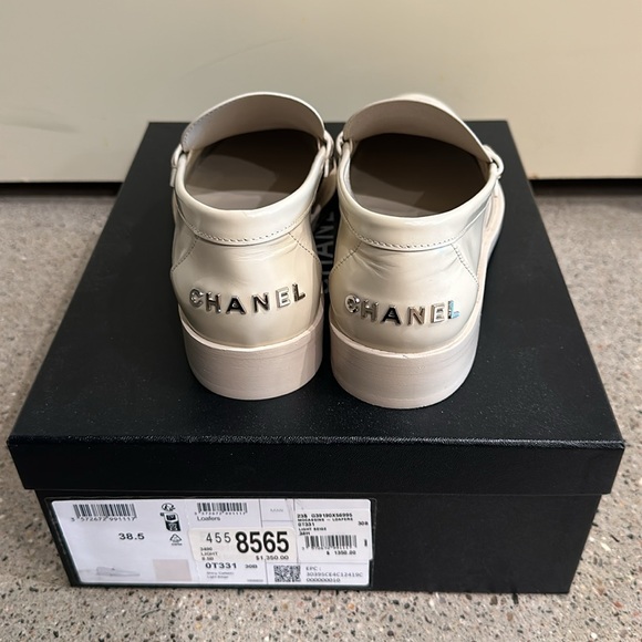 Chanel Shiny Leather Oxford Loafers in Ivory - Size 38.5 - Picture 2 of 4
